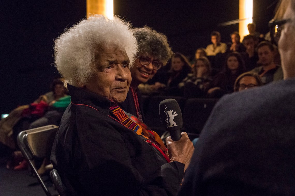 140217_HV__0060 SHORTS III Sarah Maldoror, Annouchka DeAndrade